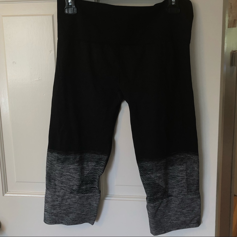 Lululemon Seamlessly Street Crop Capri